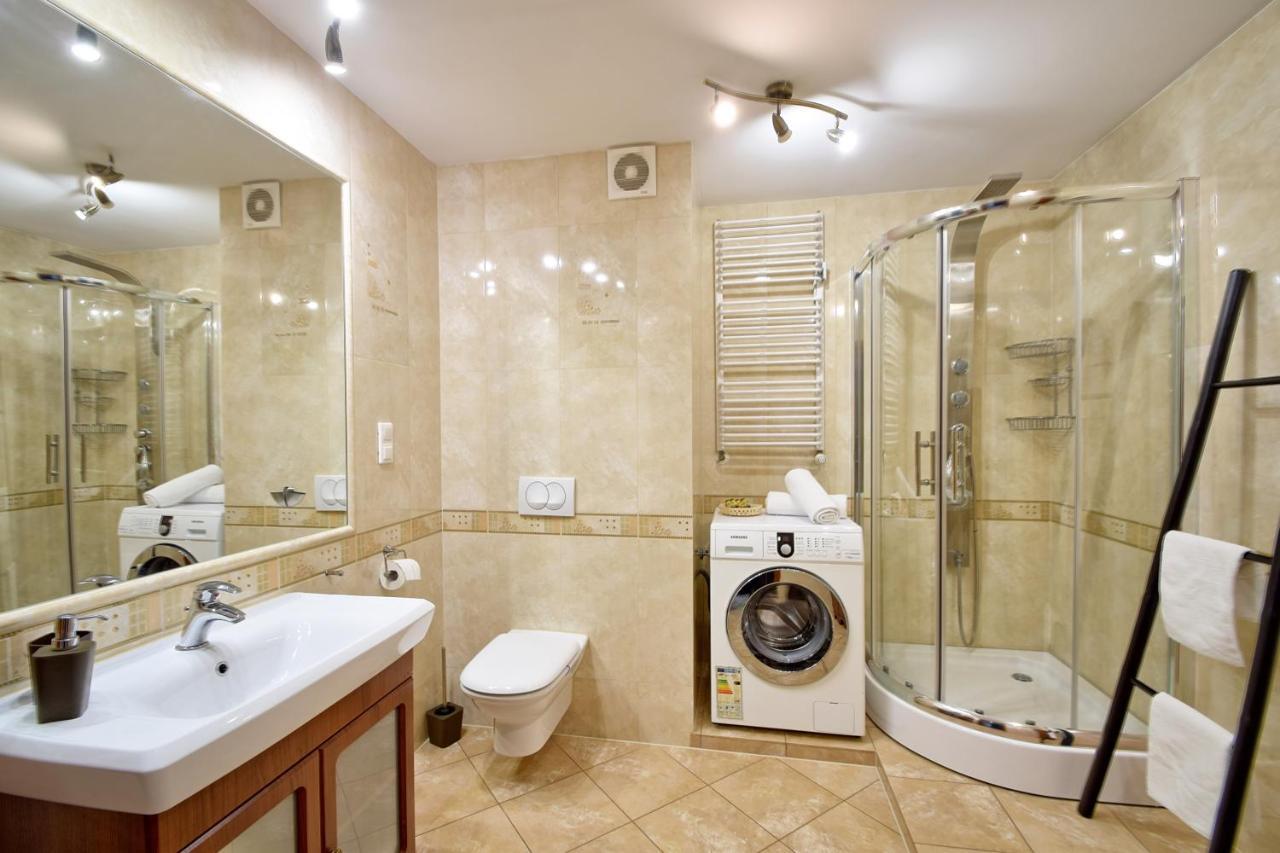 Ferienwohnung Apartament Starowka Gostom Kolberg Exterior foto